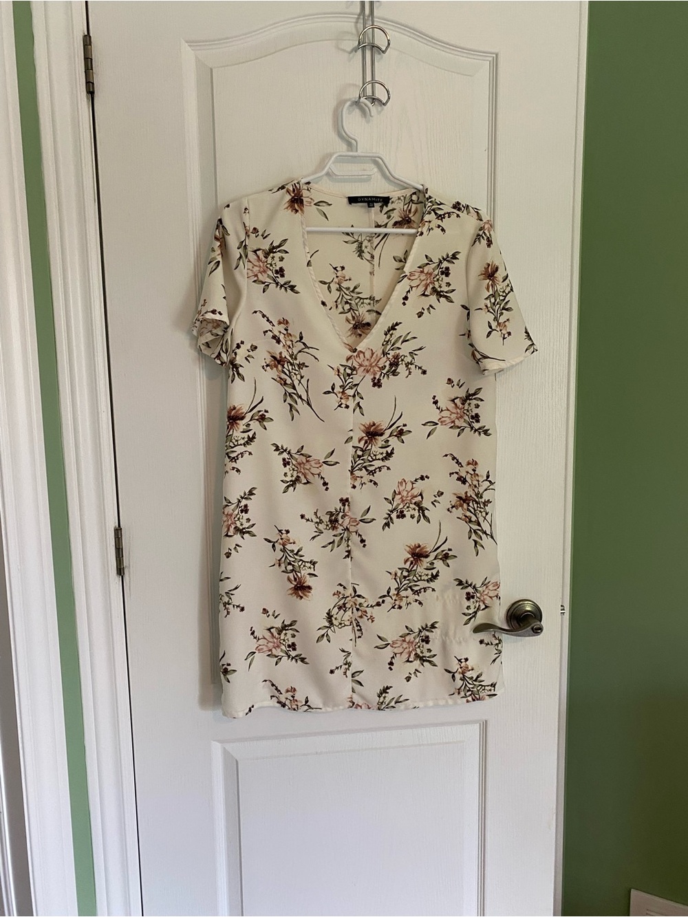 Dynamite Cream Floral V-Neck Short Sleeve Dress